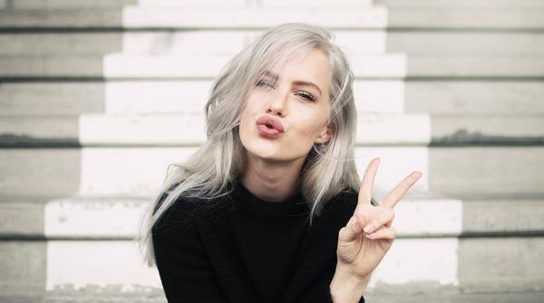 aberant uite cum arata o fata prea grasa pentru modeling