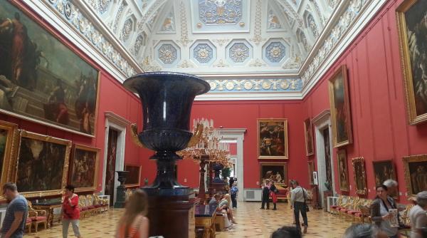 muzeul ermitaj risca sa ramana fara paznici demers la ministerul rus al culturii