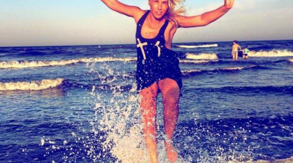 corina bud aparitie senzationala la mare