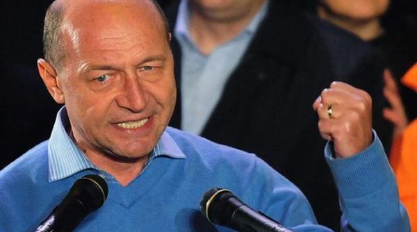 traian basescu a rabufnit ticalosilor cine spuneati ca tremura