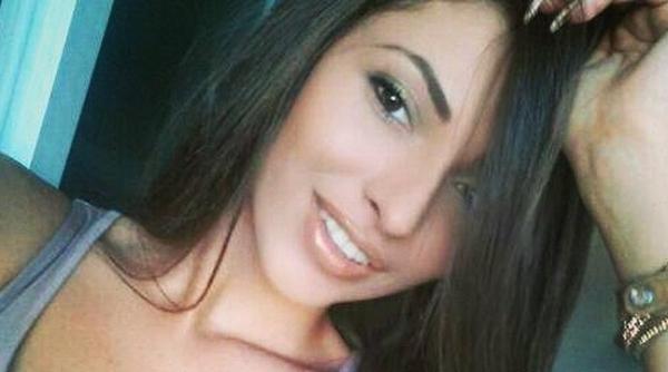 a luat 10 la bacalaureat i arata a a cat de sexy este eleva din bacau