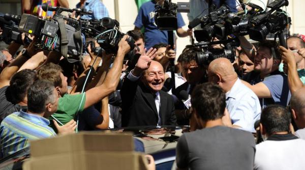 adrian ursu traian basescu o creatura hidoasa ranjetul acestei aratari