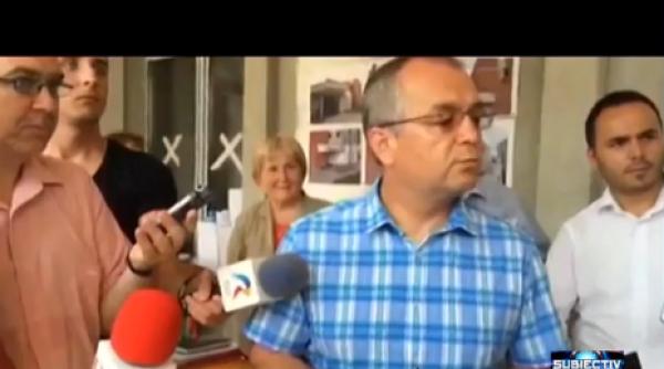 jurnalista catre emil boc de ce mi a i blocat apelurile cum raspunde