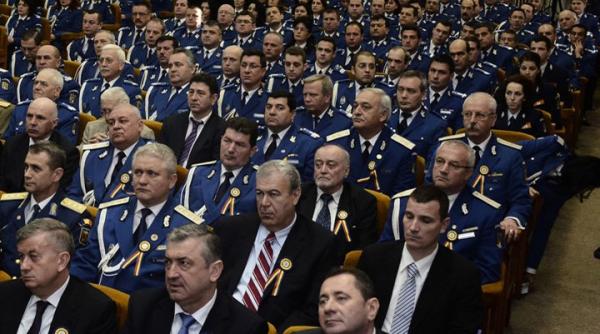 opera iunea ultima stea in structurile de for a