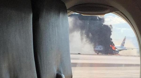 avion british airways cu 172 de pasageri a luat foc video