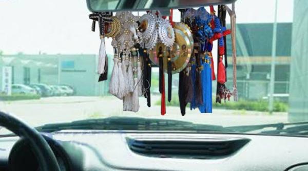 cruciuli ele de pe parbriz interzise ce amenda ri ti