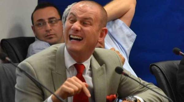 replica dura pentru victor ponta dupa ce l a facut clovn