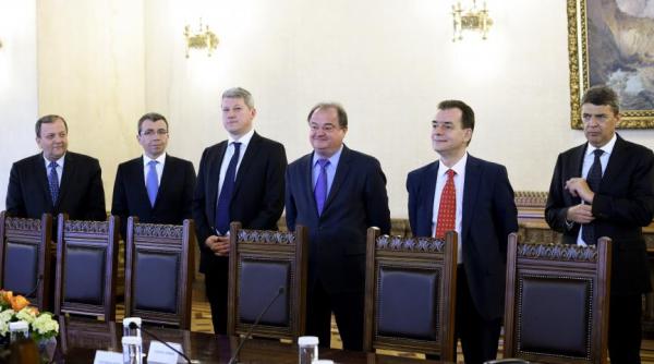 se contureaza guvernul pnl cine e favorit la interne