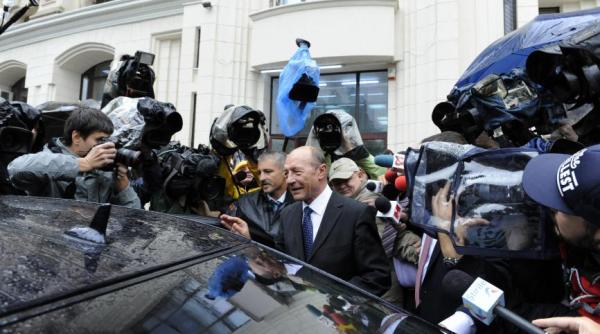 traian basescu desfiin at de un fost apropiat am tacut zece ani ajunge