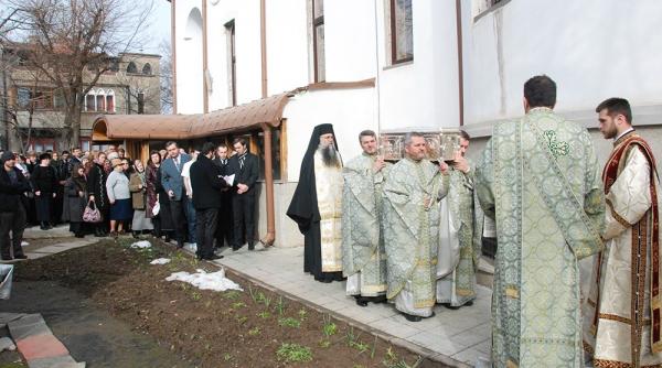 procesiune de hramul bisericii iancu vechi matasari din bucure ti