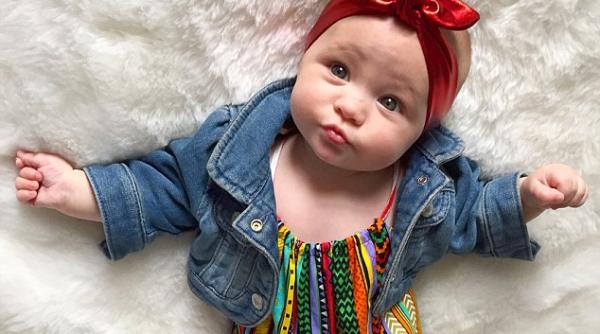 ea este feti a de numai 8 luni care are peste 5000 de fani pe instagram