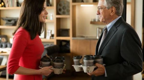 internul cu robert de niro i anne hathaway din 25 septembrie in cinematografe
