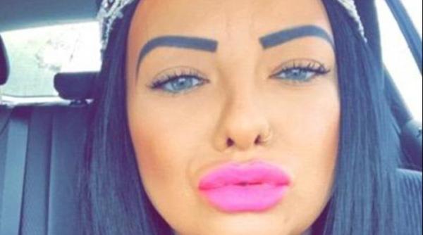 concediata la 30 de minute dupa ce s a prezentat la post din cauza unui tatuaj