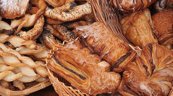 bancul zilei un tip merge la brutarie in toiul nop ii