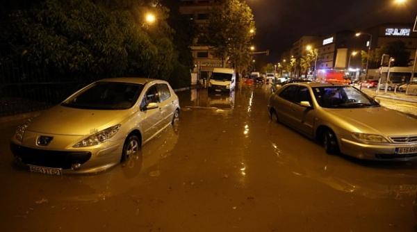 inunda ii devastatoare in fran a dupa furtuni violente cel pu in 13 mor i video