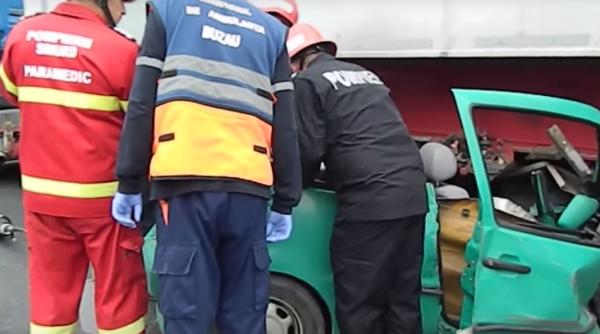 accident buzau ma ina ajunsa sub un tir video