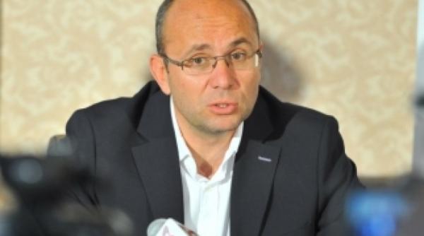 cozmin gu a traian basescu mi e dator