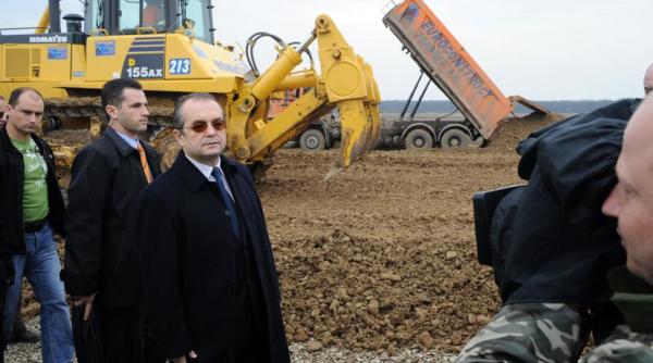 emil boc dezgroapa un proiect uria ucis de criza financiara