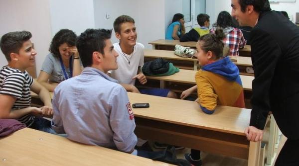 situa ie revoltatoare la un liceu jandarmii au intrat pe fir