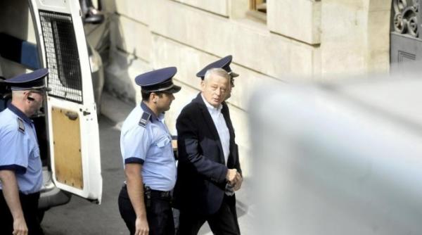 precizarile poli iei in legatura cu perchezi ia din celula lui oprescu