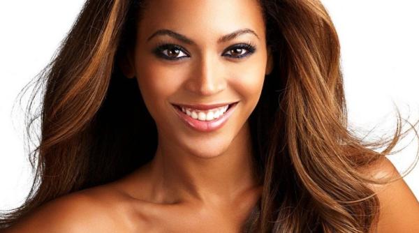 beyonce fara sutien i cu un decolteu uria video