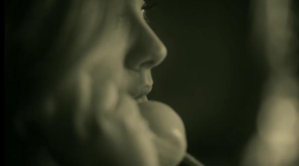 adele record absolut pe youtube cu noul ei single hello video