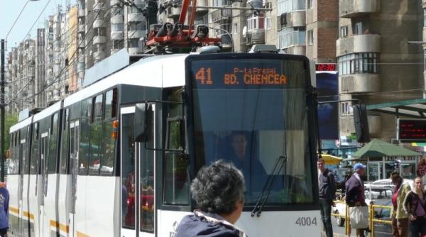 accident grav pe linia 41 tramvai lovit de camion