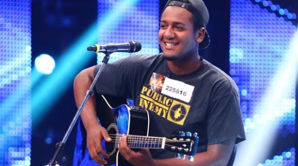 x factor 2015 erik tchatchoua locuie te intr o biserica poveste impresionanta