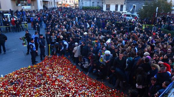 manifesta ie de solidaritate la montreal pentru victimele incendiului din colectiv