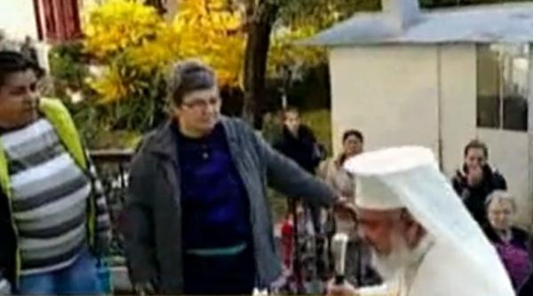 patriarhul daniel la slujba de inmormantare a mamei cu 5 copii de la colectiv