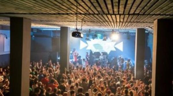 sute de oameni la inmormantarea unui tanar mort la clubul colectiv