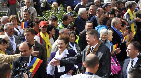 cerem transmisie live de la cotroceni strada are dreptul sa vada dezbaterea iohannis societate civila