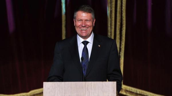 iohannis urmeaza modelul iliescu ce se va intampla la consultarile cu strada