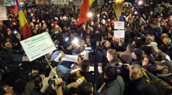 mesajul lui klaus iohannis dupa ce a fost in pia a universita ii