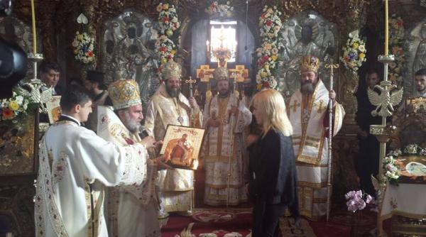 udrea sare in apararea bisericii distrugem cel mai important reper