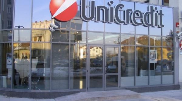 unicredit pregateste desfiintarea a pana la 12 000 de posturi