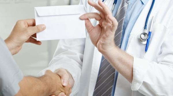 nume greu primul medic condamnat in baza deciziei plicul e paga