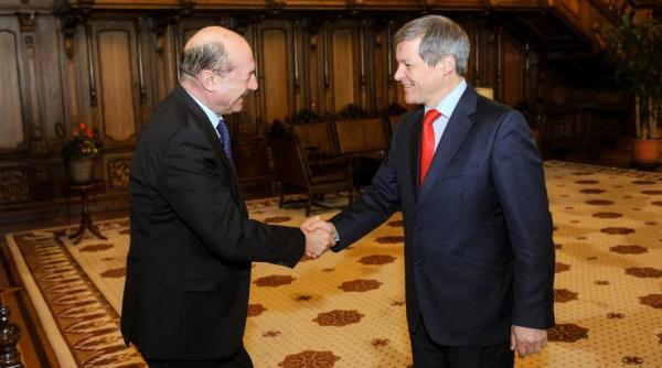 un academician da de pamant cu ciolo e omul lui basescu