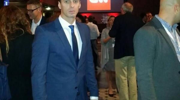 mircea badea sunt cel mai mare fan al guvernului