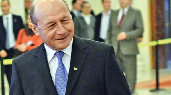 basescu provocare pentru ciolo in spectacolul regizat de iohannis
