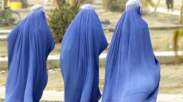 un stat musulman interzice purtarea valului islamic din motive de securitate