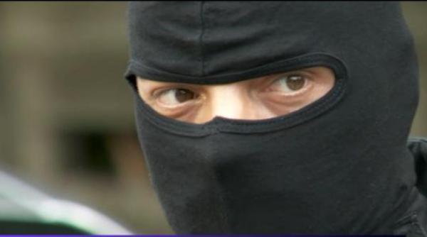 atac terorist luare de ostatici intr un hotel mor i i rani i