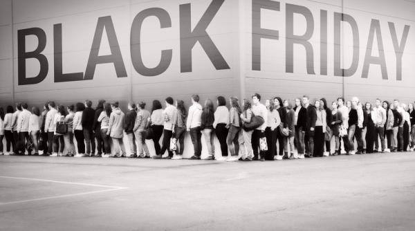 black friday 2015 romanii epui i poli ia intervine in for a