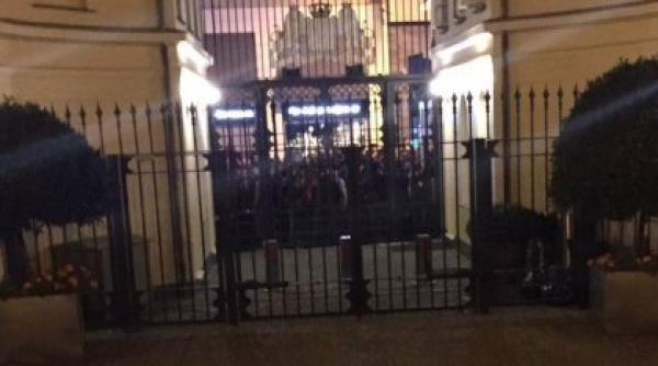 confuzie la protest inta pentru bombardamentul cu oua aleasa gre it