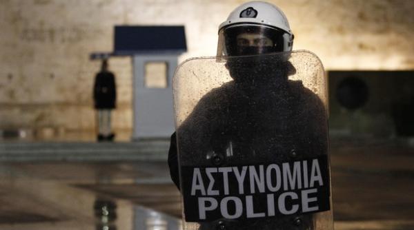 amenin are cu bomba la sediul federatiei de fotbal din grecia