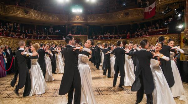 timisoara balul vienez un eveniment caritabil educativ si cultural s a desfasurat sub semnul florii de colt