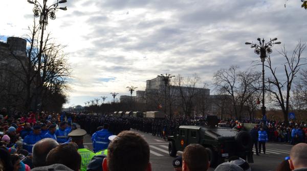 parada de 1 decembrie ce nu s a vazut la tv tunul care a speriat lumea muzica in centrul vechi i coada la cola gratis