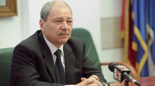 prefectul de ia i a demisionat