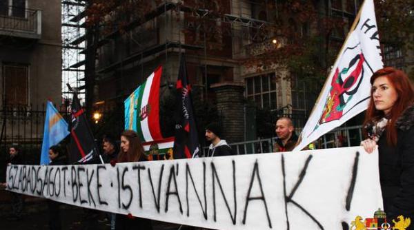 ambasada romaniei din budapesta luata cu asalt de membrii celor 64 de comitate