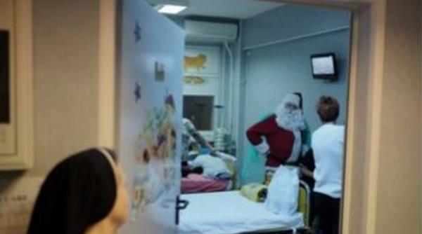 daca vrei sa faci ceva bun de sarbatori transforma te in asistentul lui mo craciun